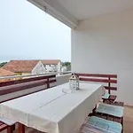 Apartment With Parking Space Pirovac, Sibenik - 15320 *