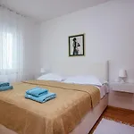 Apartment With Parking Space Pirovac, Sibenik - 15320