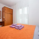 With Parking Space Pirovac, Sibenik - 15320 Apartment Pirovac