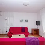 Apartment With Parking Space Pirovac, Sibenik - 15320 Pirovac
