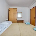 Apartment With Parking Space Pirovac, Sibenik - 15320 *