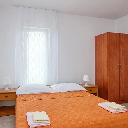 With Parking Space Pirovac, Sibenik - 15320 피로바츠
