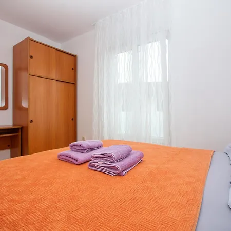 With Parking Space Pirovac, Sibenik - 15320 아파트 피로바츠
