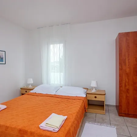 Apartment With A Parking Space Pirovac, Sibenik - 15320 *