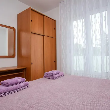 With Parking Space Pirovac, Sibenik - 15320 아파트 피로바츠