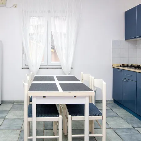Apartment With A Parking Space Pirovac, Sibenik - 15320 Pirovac