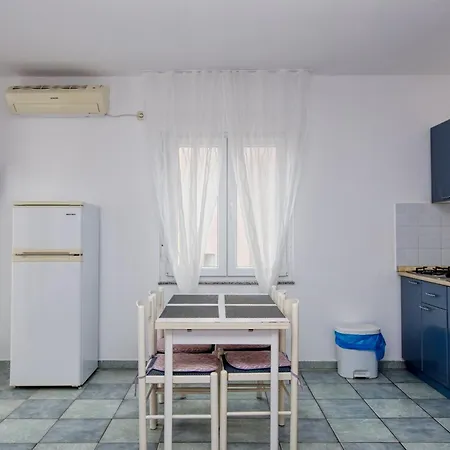With Parking Space Pirovac, Sibenik - 15320 * 피로바츠