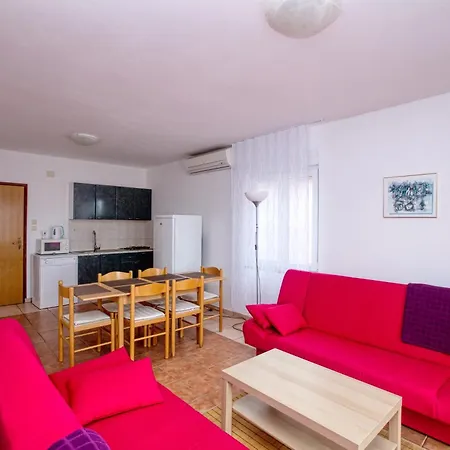 Apartment With A Parking Space Pirovac, Sibenik - 15320 *
