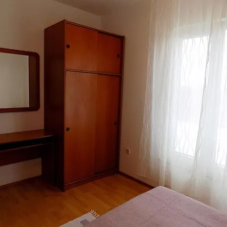 With Parking Space Pirovac, Sibenik - 15320 *