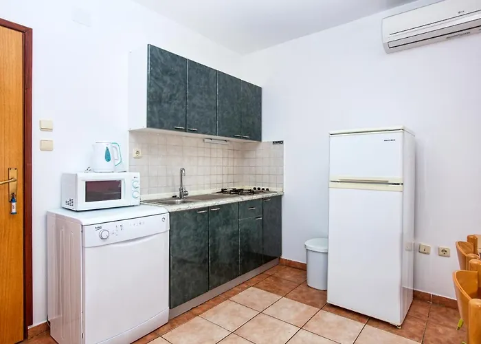 With Parking Space Pirovac, Sibenik - 15320 * 피로바츠