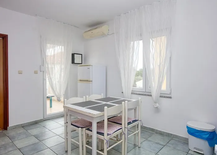 With Parking Space Pirovac, Sibenik - 15320 * 피로바츠