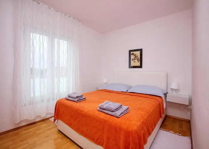 With Parking Space Pirovac, Sibenik - 15320 아파트