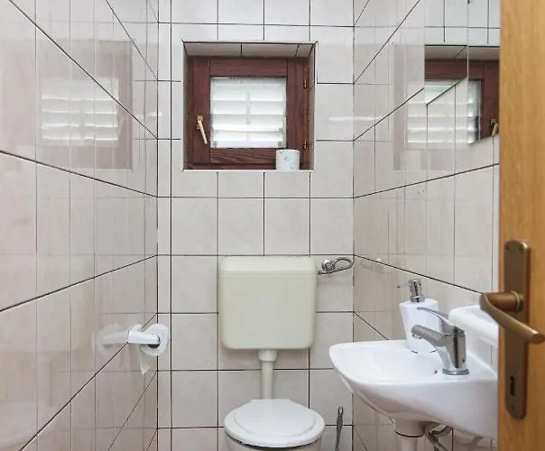 With Parking Space Pirovac, Sibenik - 15320 * 피로바츠