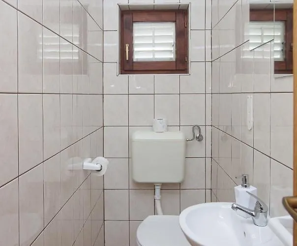 With Parking Space Pirovac, Sibenik - 15320 *