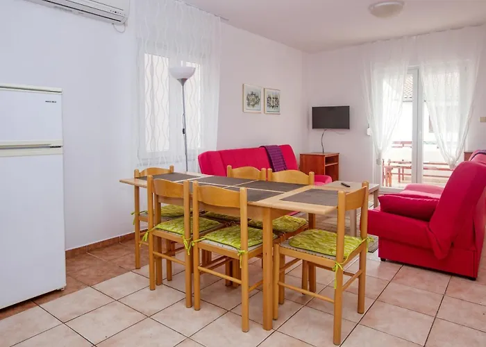 With Parking Space Pirovac, Sibenik - 15320 아파트