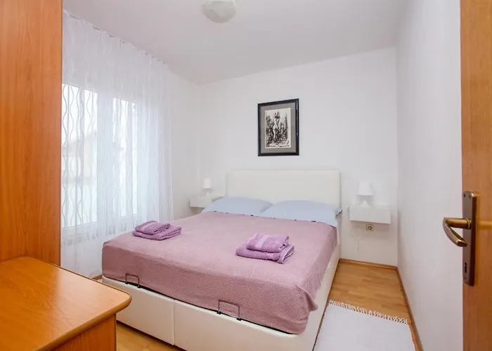 With Parking Space Pirovac, Sibenik - 15320 * 피로바츠